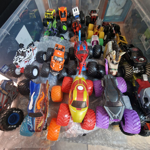 Hot wheels monster trucks - ,